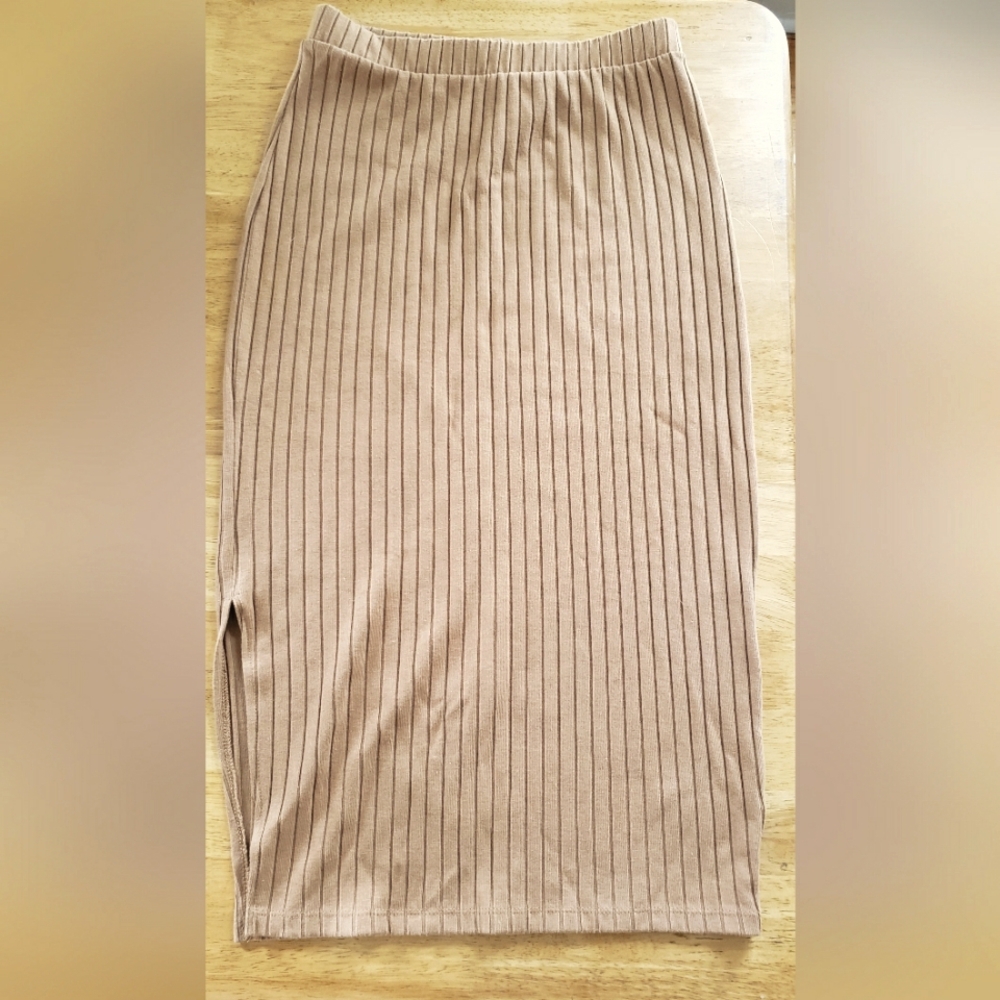Old Navy Midi rib skirt